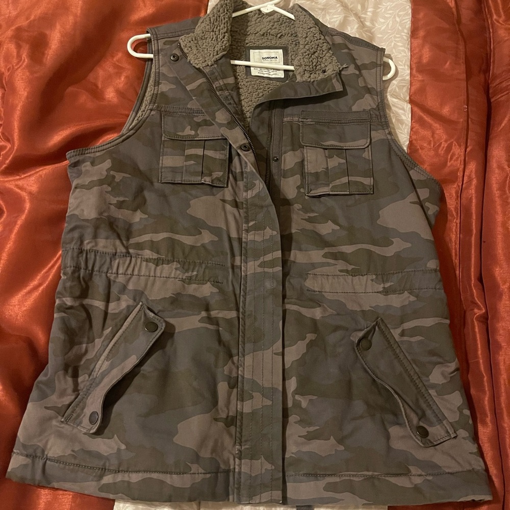 Women Sonoma Camo Vest